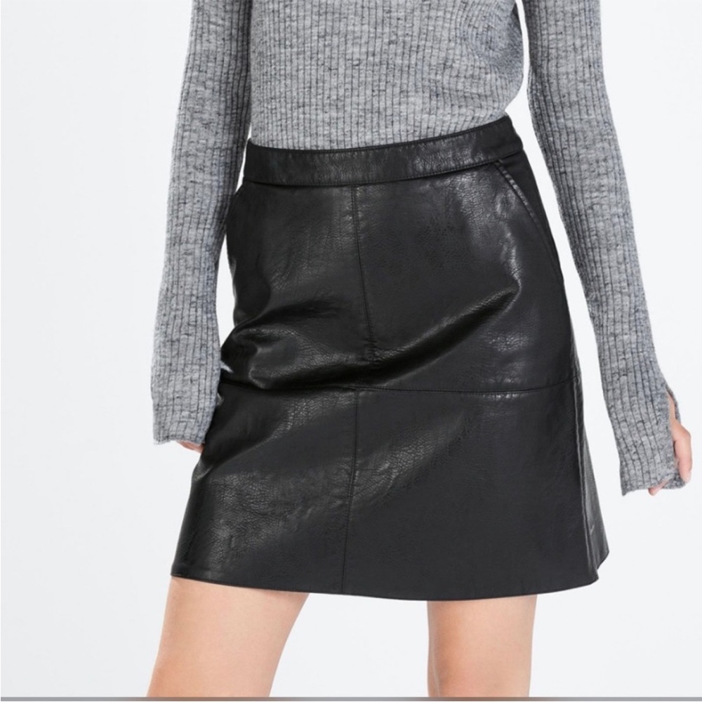 Zara black leather skirt with pockets